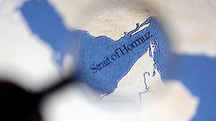 Iran tuyên bố tấn công 3 tàu tại eo biển Hormuz
