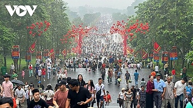 More than 60,000 pilgrims flock to Hung Kings Temple Festival in first three days