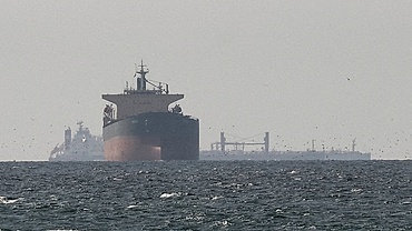 Iran mở hoàn toàn eo biển Hormuz trong thời gian còn lại của ngừng bắn