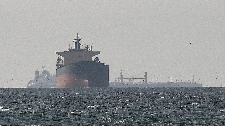 Iran mở hoàn toàn eo biển Hormuz trong thời gian còn lại của ngừng bắn