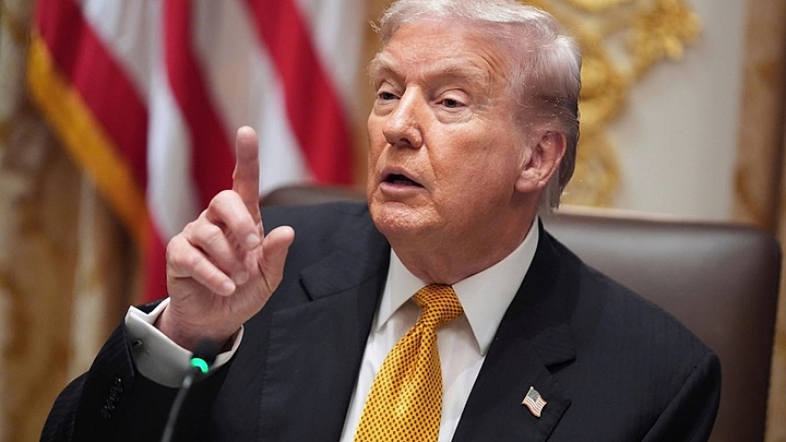 Ông Trump tuyên bố vẫn đàm phán “rất tốt” bất chấp Iran đóng cửa eo biển Hormuz