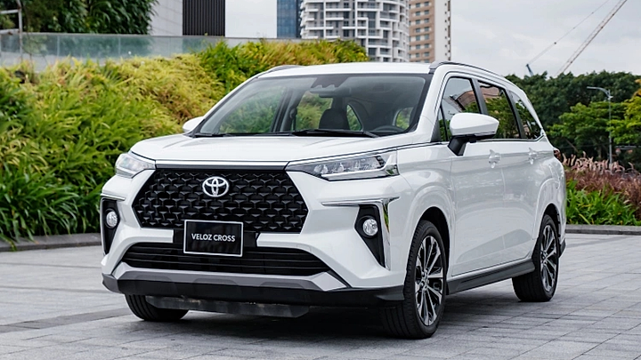 Top xe xăng, dầu bán chạy nhất tháng 4/2026: Toyota Veloz Cross vươn lên dẫn đầu