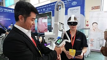 Int'l medical, pharmaceutical expo opens in Hanoi