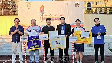 Vietnamese students in Russia show confidence at nationwide sports games