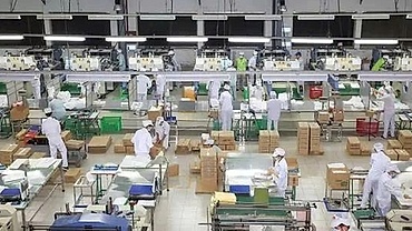 Vietnam turns policy into action to boost private sector