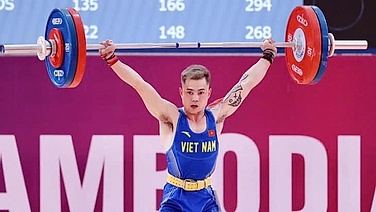 Vietnam shine at Asian Weightlifting Championships, surpass several strong nations