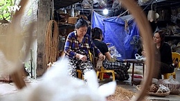 Hanoi craft village busy for bamboo and rattan export orders