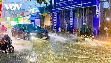 Thời tiết ngày 19/5: Hà Nội và Bắc Bộ mưa dông diện rộng, nhiều nơi mưa rất to