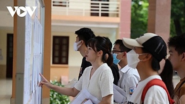 Không quốc gia nào có kỳ thi vào lớp 10 căng thẳng như Việt Nam