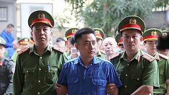 Đối tượng Bùi Đình Khánh và đồng phạm hầu tòa
