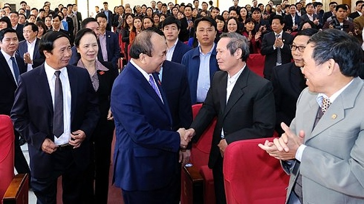 PM Phuc underscores ensuring retired female workers’ interests