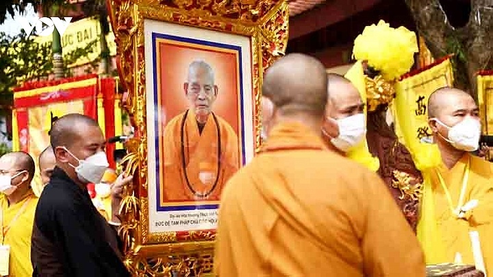 Memorial service held for top Buddhist leader in Vietnam 