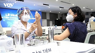 Indonesian expert recommends solutions to help Vietnam combat COVID-19