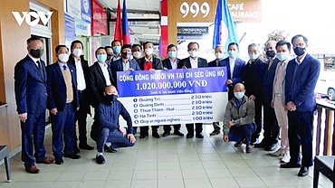 Vietnamese community in Czech Republic look towards homeland 