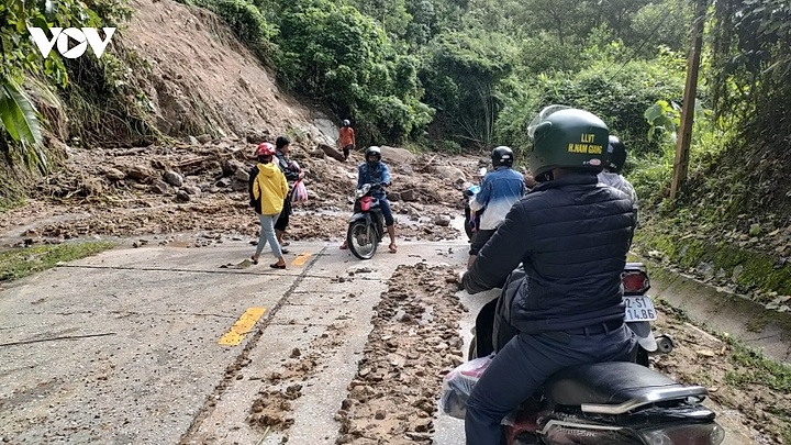 Miền núi Quảng Nam triển khai các phương án ứng phó với sạt lở, lũ quét