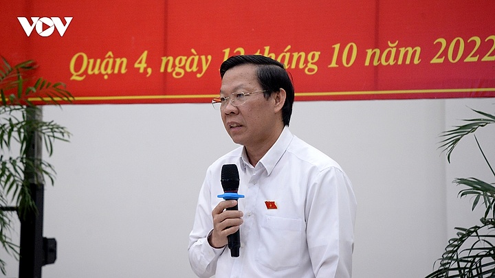 Chủ tịch TP.HCM: “Điều hành xăng dầu phải không tạo cú sốc khi điều chỉnh giá"