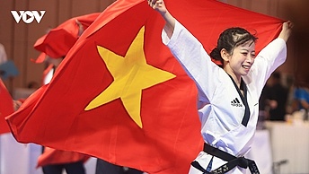 "Hot girl Teakwondo" bật khóc khi giành HCV kịch tính ở SEA Games 32