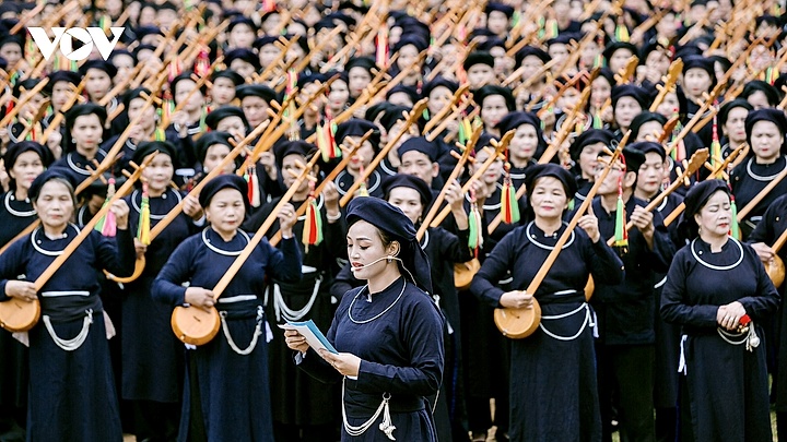 Màn đồng diễn hát Then, đàn Tính có số lượng người tham gia đông nhất Việt Nam
