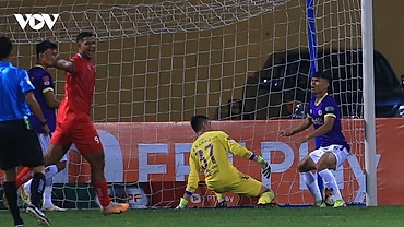 Bảng xếp hạng V-League mới nhất: Nam Định dẫn đầu, Hà Nội FC đứng áp chót