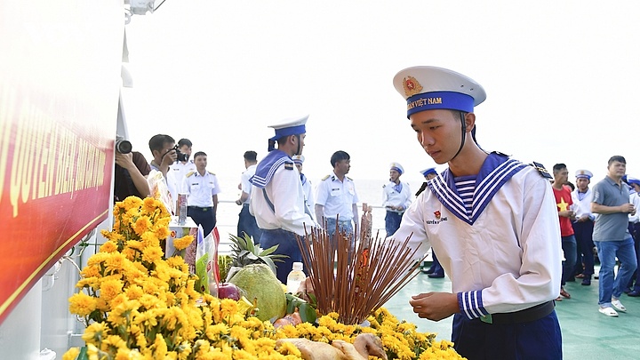 Lễ tưởng niệm cán bộ, chiến sĩ hy sinh khi làm nhiệm vụ bảo vệ đảo Gạc Ma