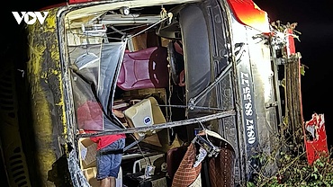Nguyên nhân lật xe khách trên đường Hồ Chí Minh đoạn qua tỉnh Kon Tum