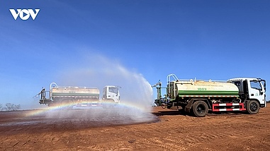 Rầm rộ thi công cao tốc “nối rừng với biển” những ngày đầu Xuân