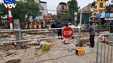 Rào lối đi tự phát ở 46 Ngọc Hồi, nơi xảy ra tai nạn tàu hỏa khiến 1 tài xế tử vong