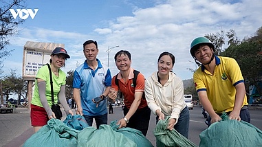 Hơn 80 tình nguyện viên tham gia làm sạch Mũi Nghinh Phong, Vũng Tàu