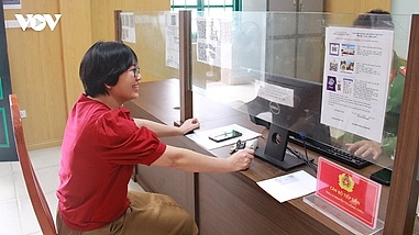 Người dân nói gì khi đến công an phường giải quyết các thủ tục?