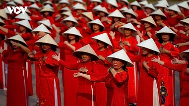 Lan tỏa nét đẹp người phụ nữ Huế trong liên hoan nghệ thuật "Khúc xuân ca tự hào"
