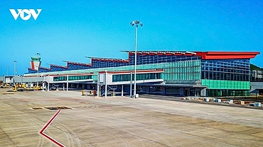 Typhoon Wipha forces airport closures in northern Vietnam