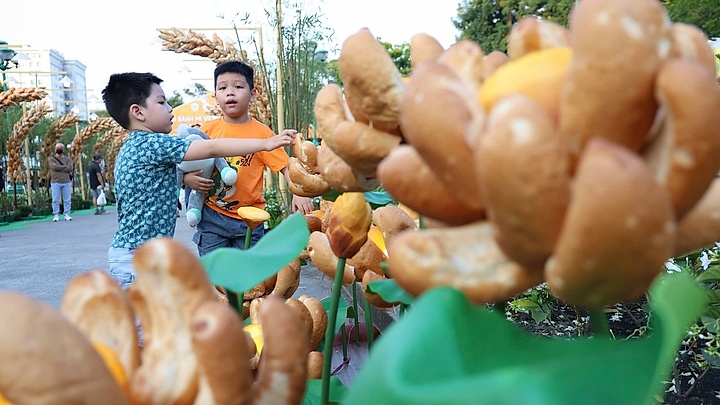 Bánh Mì festival draws crowds, promotes global culinary identity