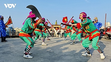 Lễ hội cầu ngư làng biển Đông Tác, nơi gửi gắm ước nguyện trời yên biển lặng