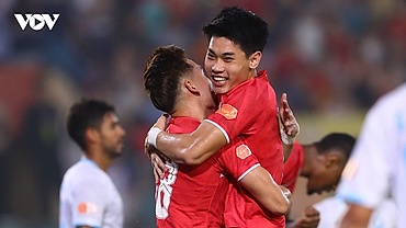 Cuộc đua vô địch vòng 23 V-League: Còn nước còn tát