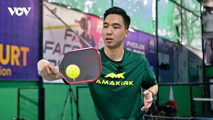 Nhập môn Pickleball: Hướng dẫn kỹ thuật Volley trái tay